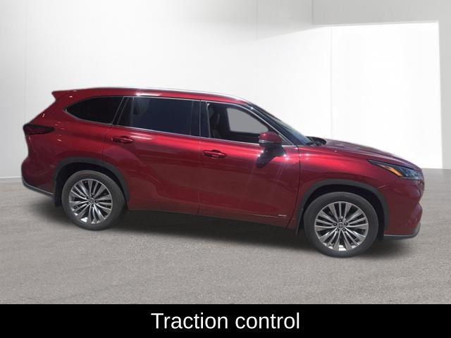 used 2022 Toyota Highlander Hybrid car, priced at $38,900