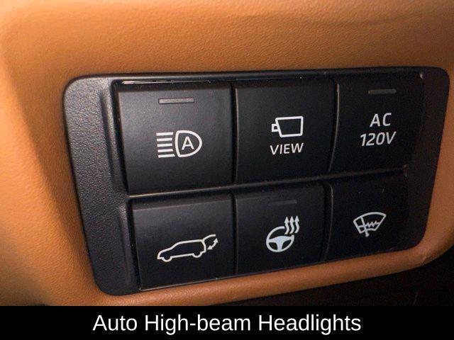 used 2022 Toyota Highlander Hybrid car, priced at $38,900