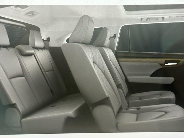 used 2026 Toyota Highlander car