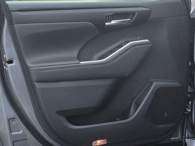 used 2026 Toyota Highlander car, priced at $47,600