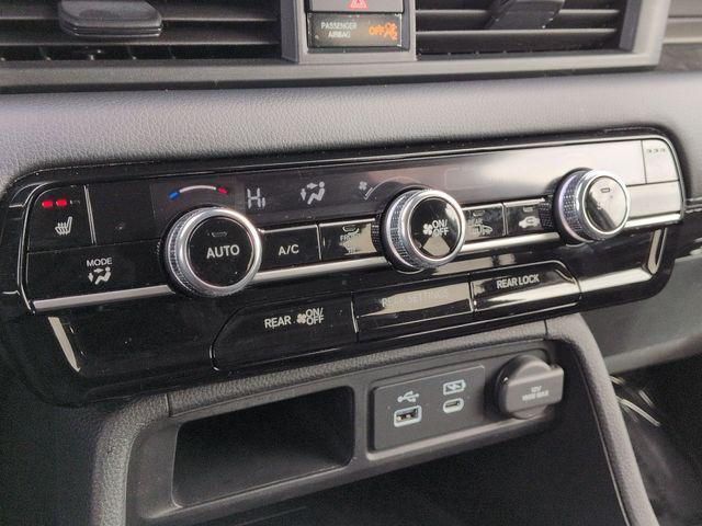 used 2025 Honda Pilot car, priced at $41,999