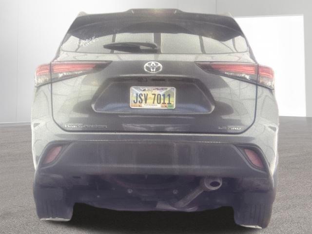used 2024 Toyota Highlander car, priced at $29,999