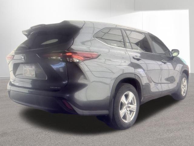 used 2024 Toyota Highlander car, priced at $29,999