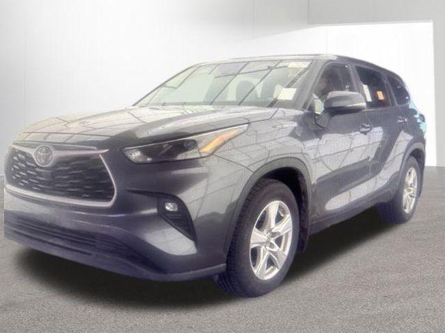 used 2024 Toyota Highlander car, priced at $29,999