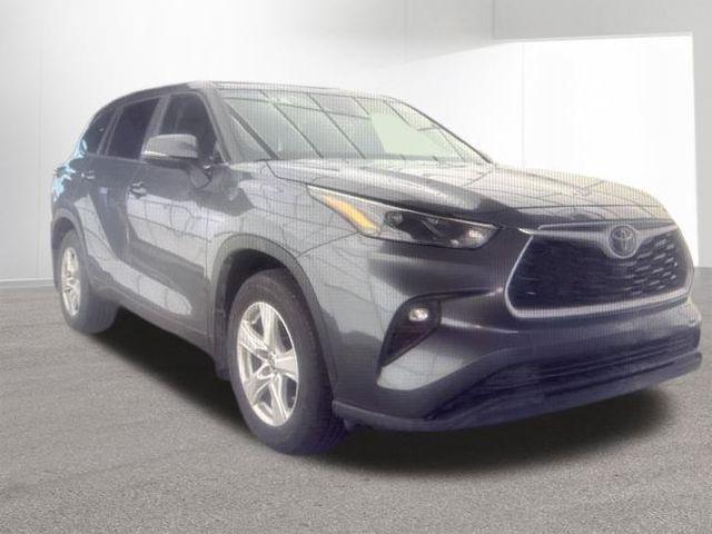 used 2024 Toyota Highlander car, priced at $29,999