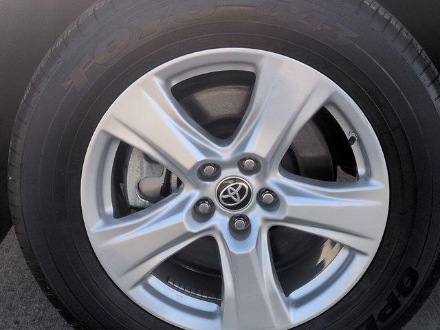 used 2022 Toyota Highlander car, priced at $32,321