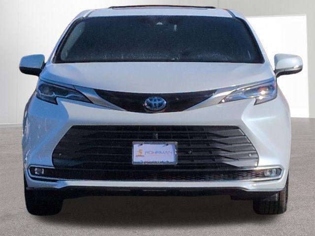 used 2025 Toyota Sienna car, priced at $57,700