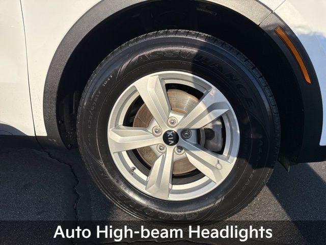 used 2023 Kia Sorento car, priced at $23,251