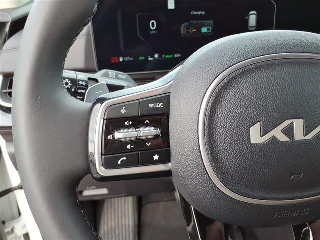 new 2025 Kia Carnival Hybrid car, priced at $50,788