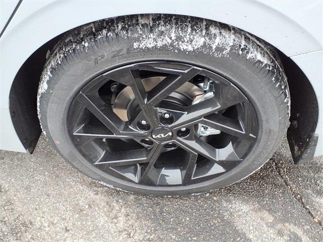 new 2026 Kia K5 car, priced at $33,345