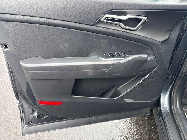 new 2026 Kia Sportage Hybrid car, priced at $33,186