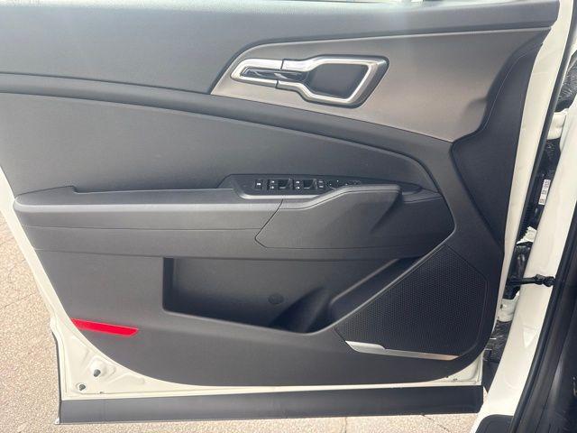 new 2026 Kia Sportage Hybrid car, priced at $31,256