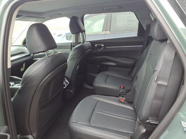 new 2026 Kia Sorento Hybrid car, priced at $42,078
