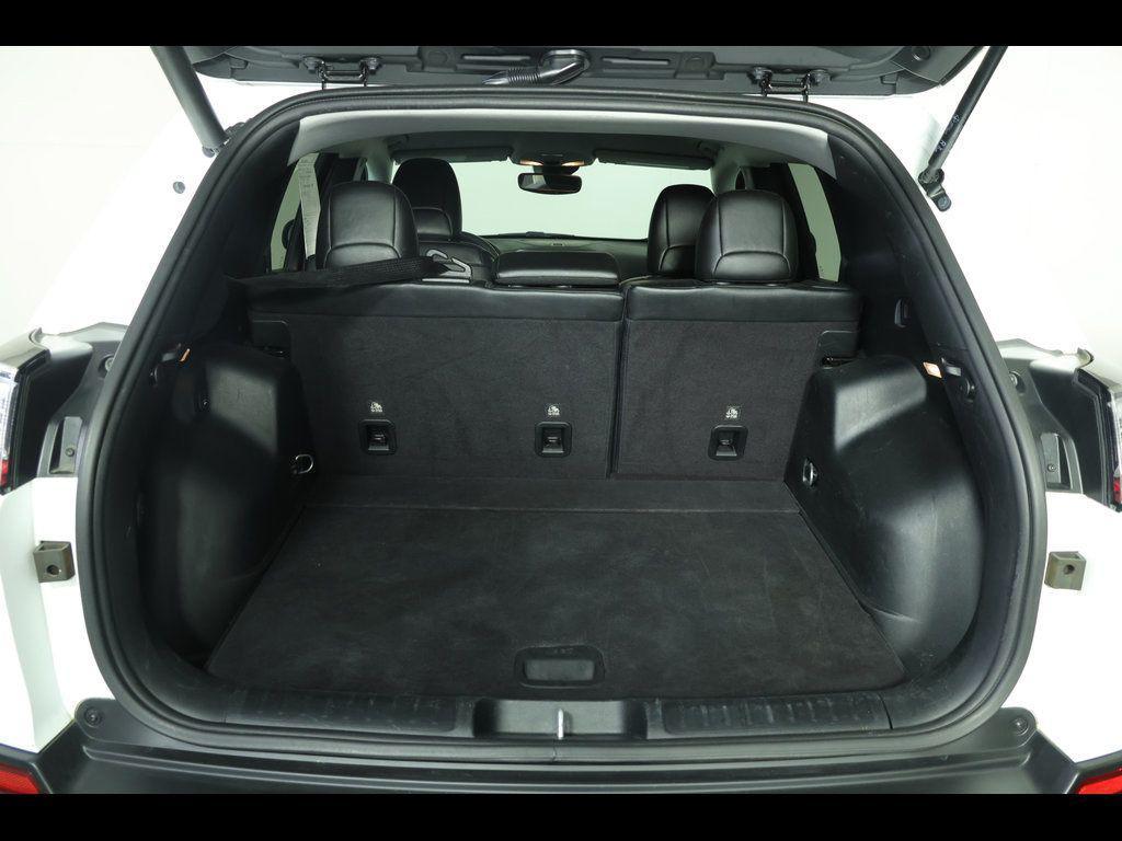 used 2023 Jeep Cherokee car, priced at $24,391
