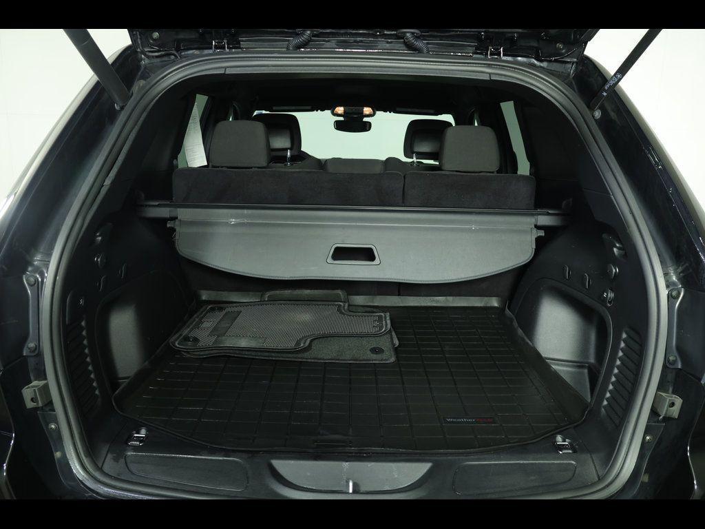 used 2022 Jeep Grand Cherokee car, priced at $16,994