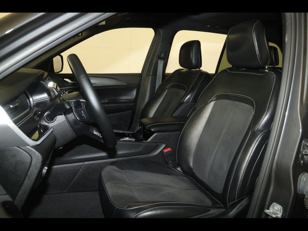 used 2022 Jeep Grand Cherokee car, priced at $24,240