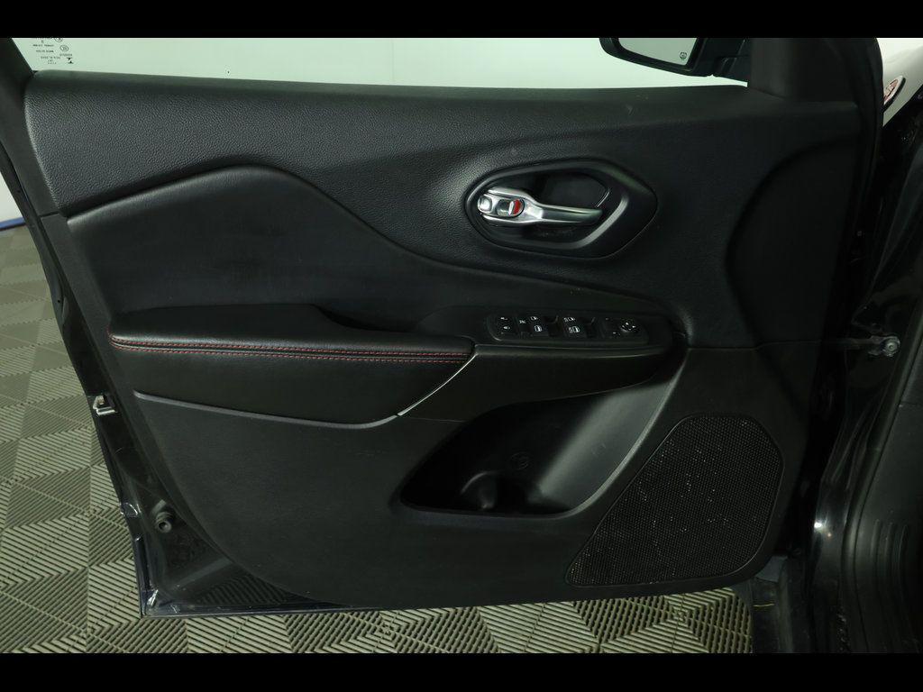 used 2020 Jeep Cherokee car, priced at $16,995