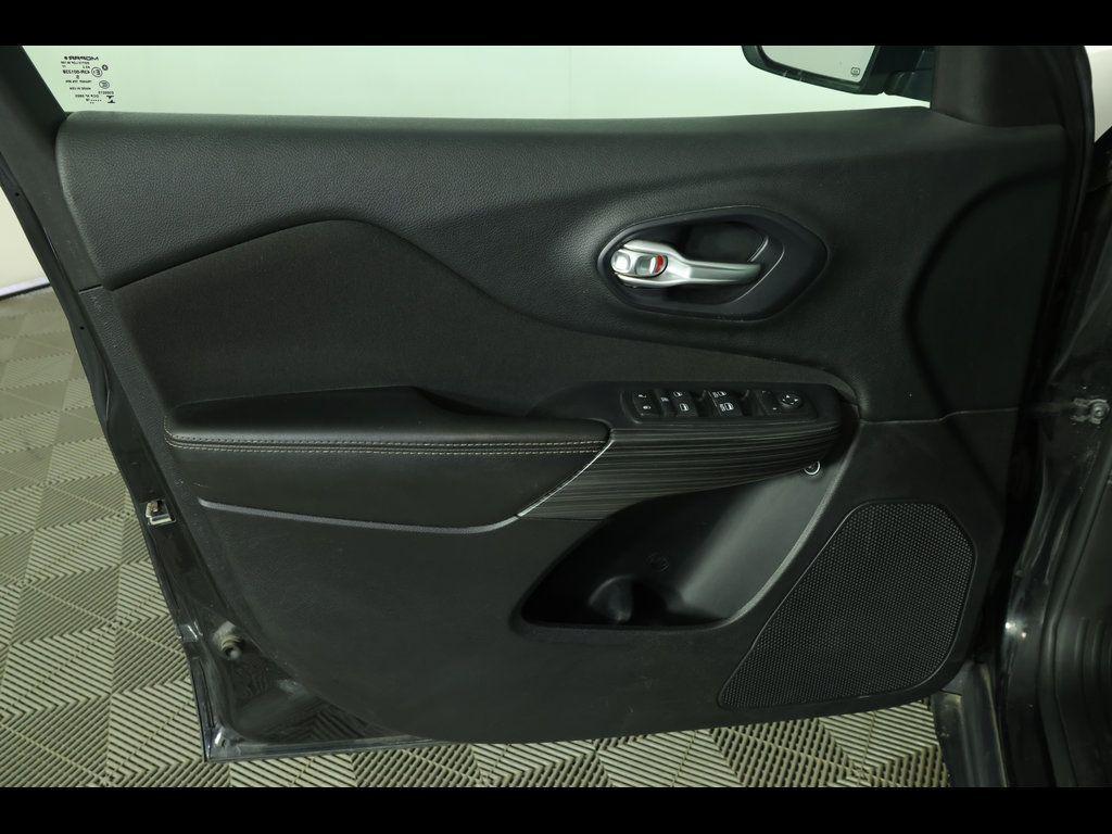 used 2016 Jeep Cherokee car, priced at $11,446