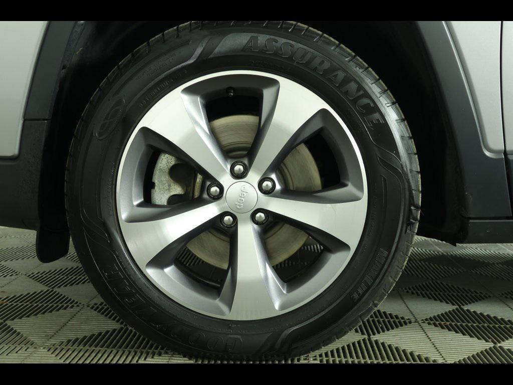 used 2021 Jeep Cherokee car, priced at $17,983