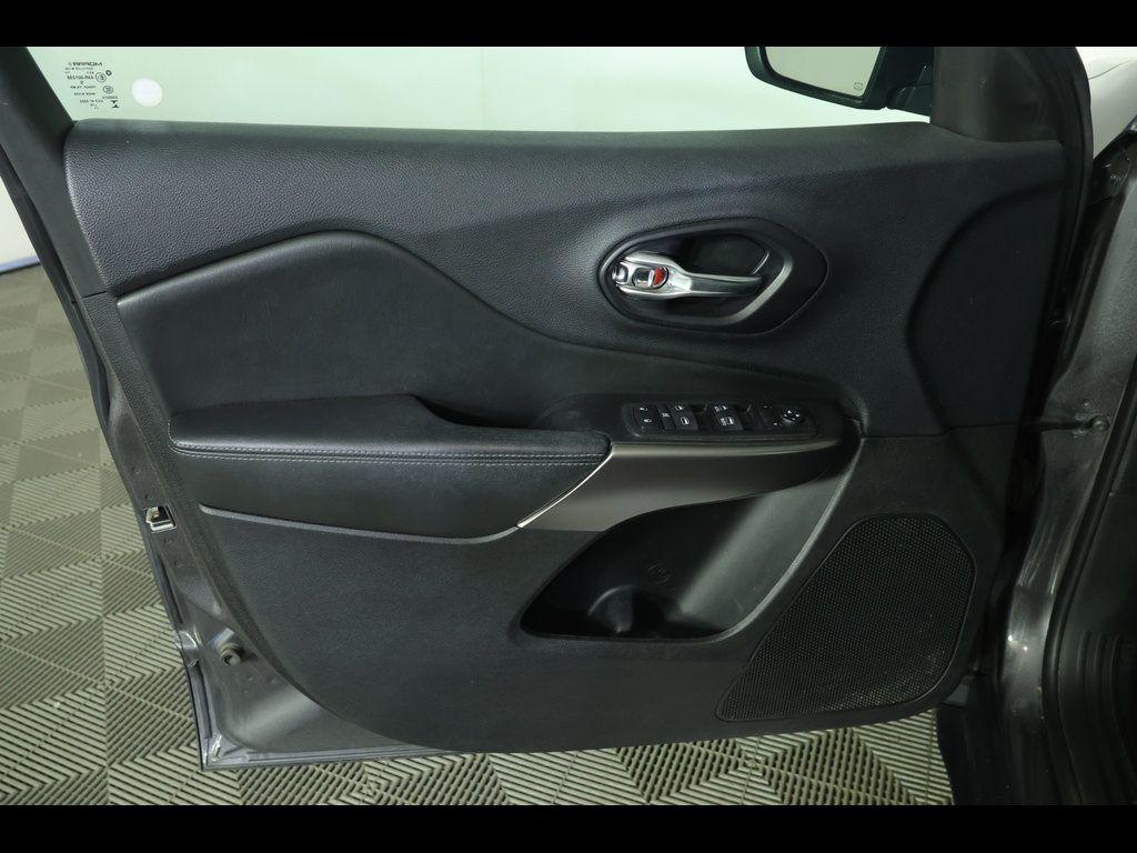 used 2019 Jeep Cherokee car, priced at $10,445