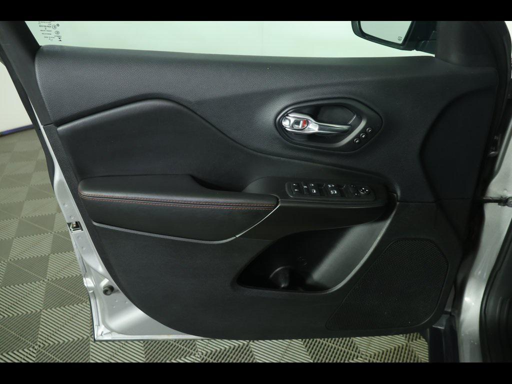 used 2019 Jeep Cherokee car, priced at $16,573