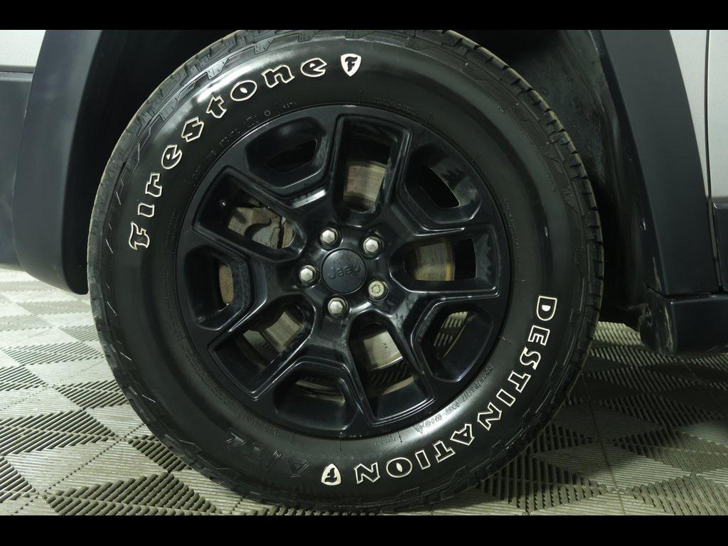 used 2019 Jeep Cherokee car, priced at $16,573