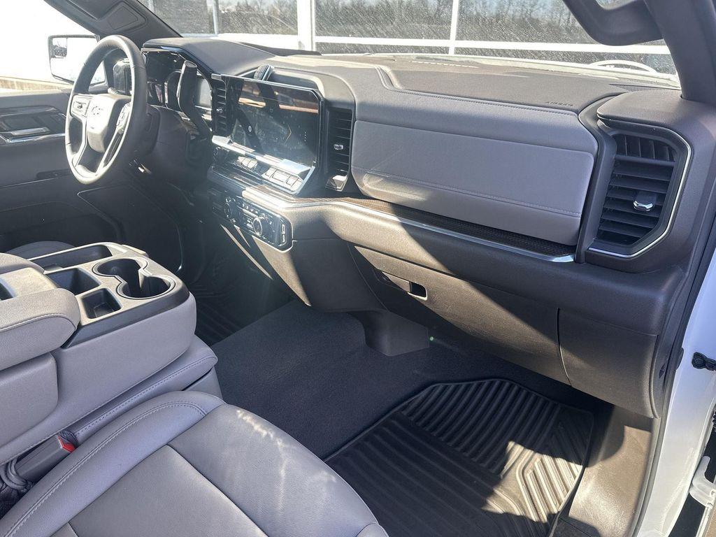 used 2024 Chevrolet Silverado 1500 car, priced at $35,998