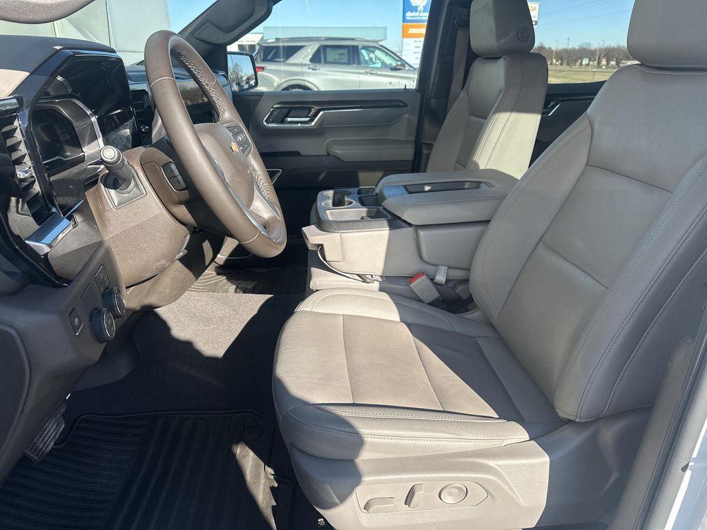 used 2024 Chevrolet Silverado 1500 car, priced at $35,998