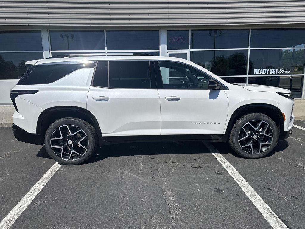 used 2025 Chevrolet Traverse car, priced at $48,998