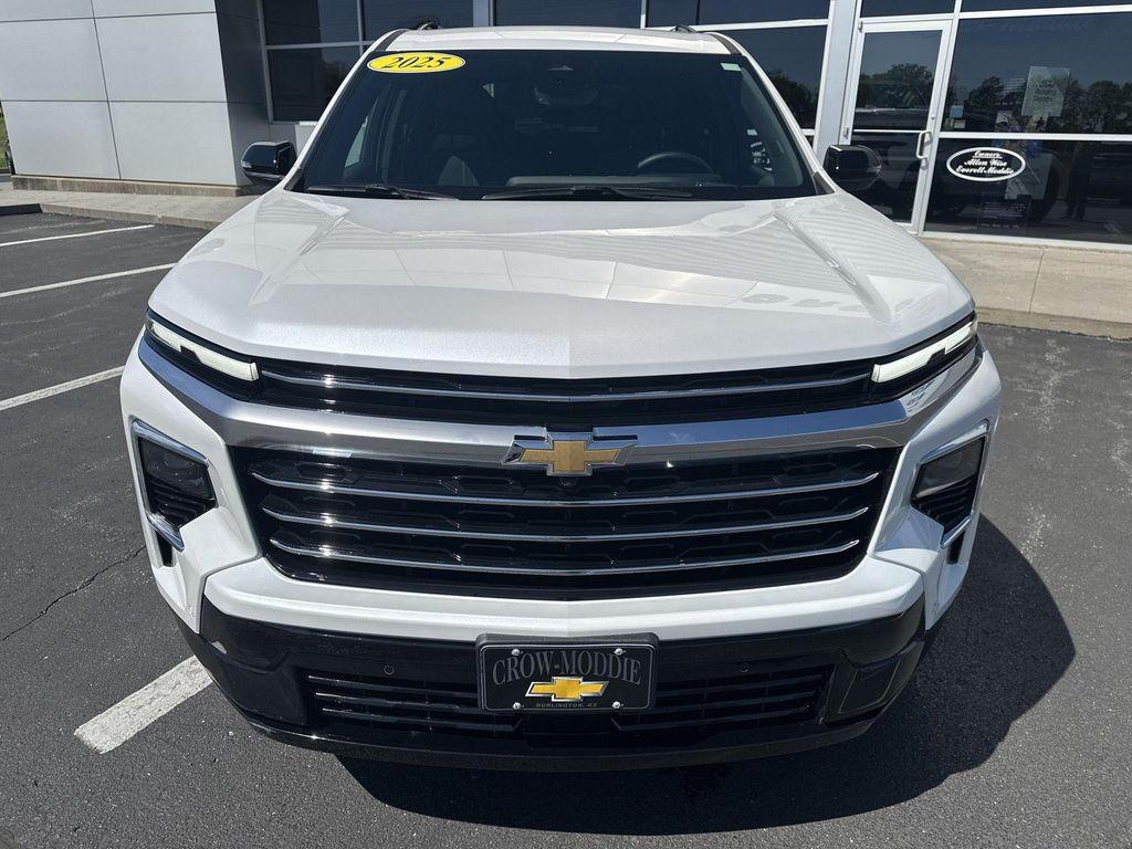 used 2025 Chevrolet Traverse car, priced at $48,998