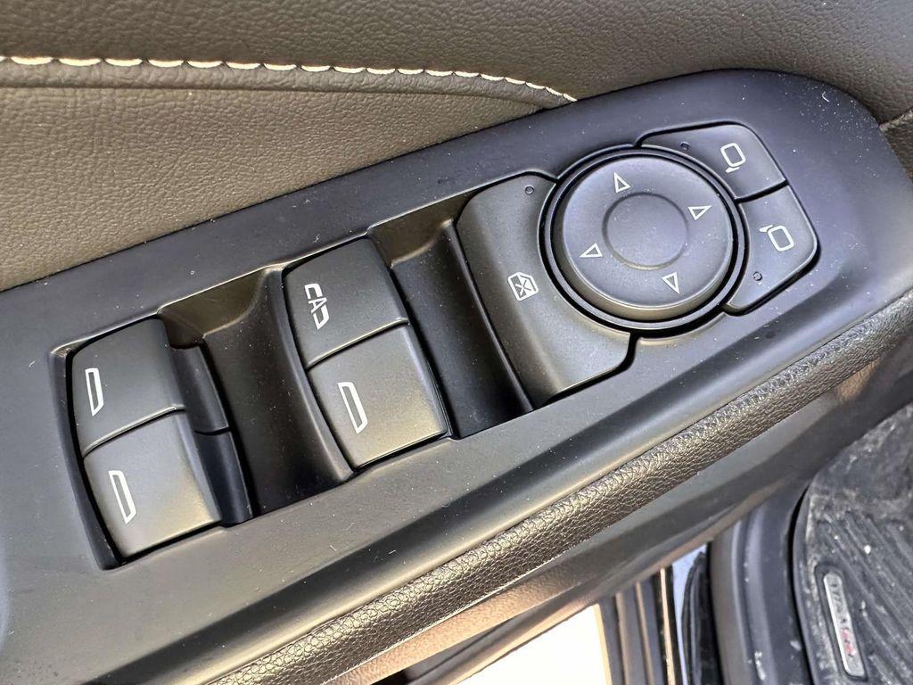 used 2023 Chevrolet Traverse car