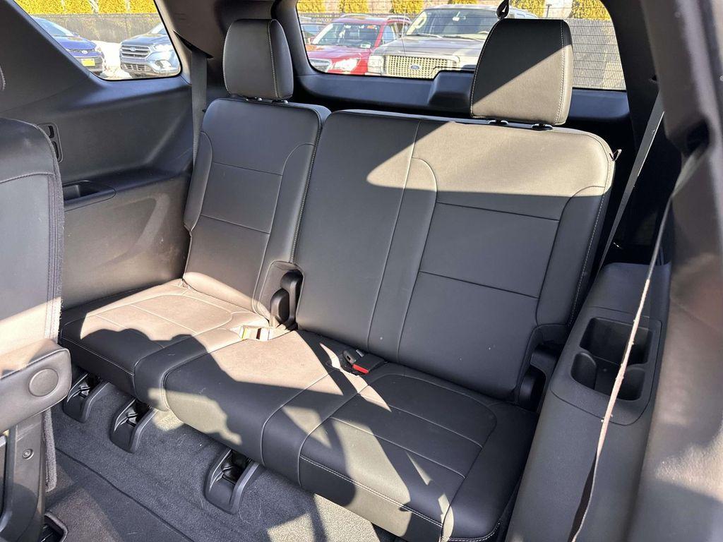 used 2023 Chevrolet Traverse car