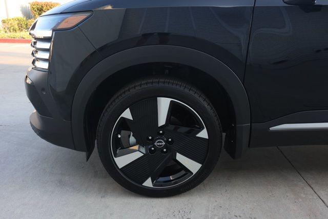 new 2025 Nissan Kicks car, priced at $24,073