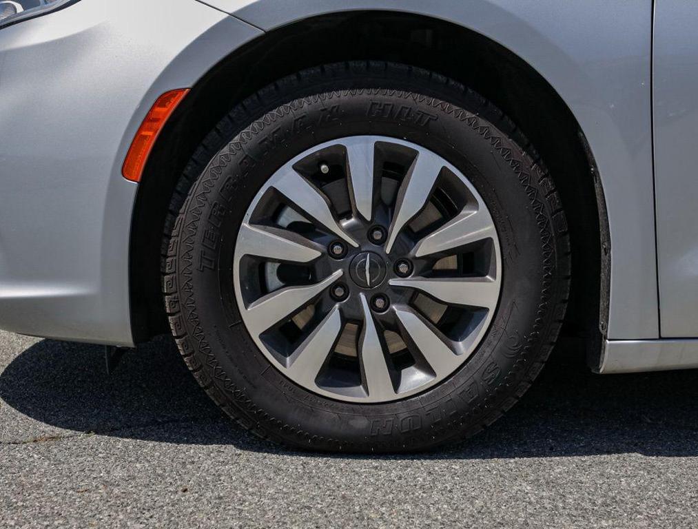 used 2023 Chrysler Pacifica Hybrid car, priced at $25,073