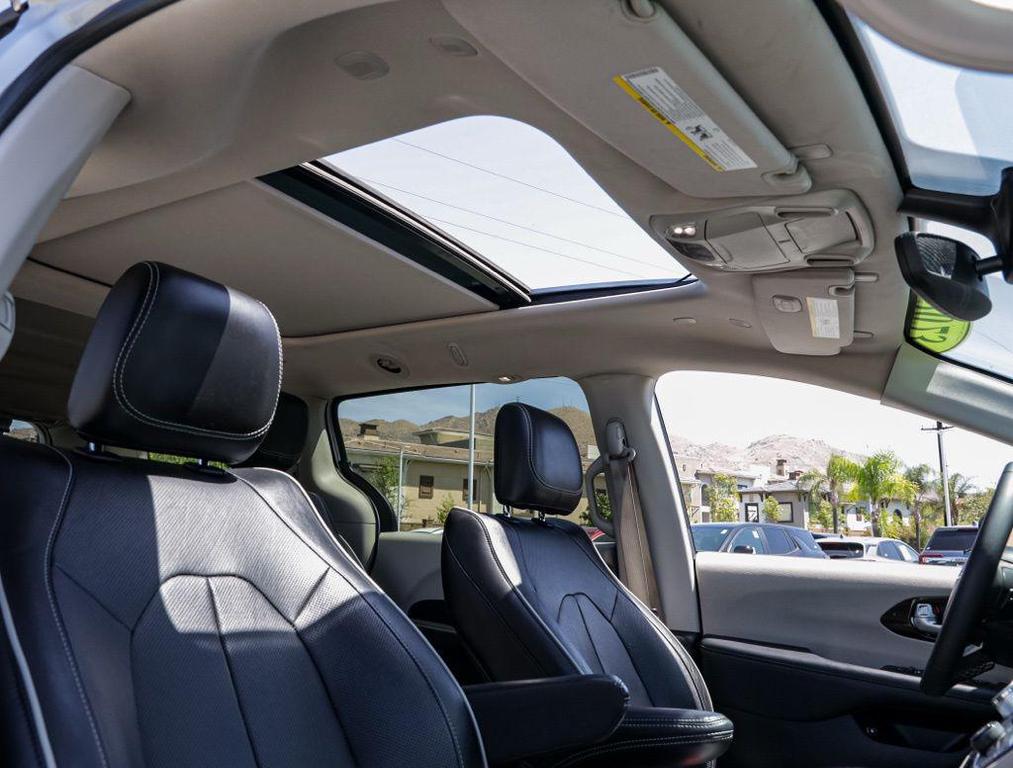 used 2023 Chrysler Pacifica Hybrid car, priced at $25,073