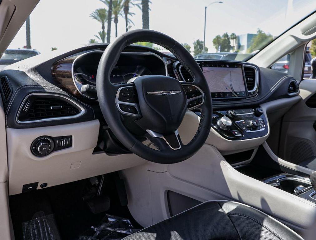 used 2023 Chrysler Pacifica Hybrid car, priced at $25,073