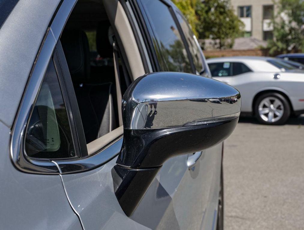 used 2023 Chrysler Pacifica Hybrid car, priced at $25,073
