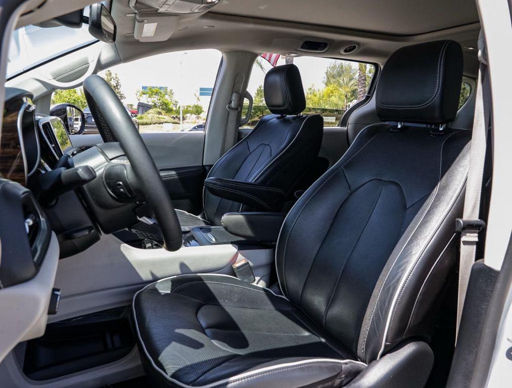 used 2023 Chrysler Pacifica Hybrid car, priced at $25,073