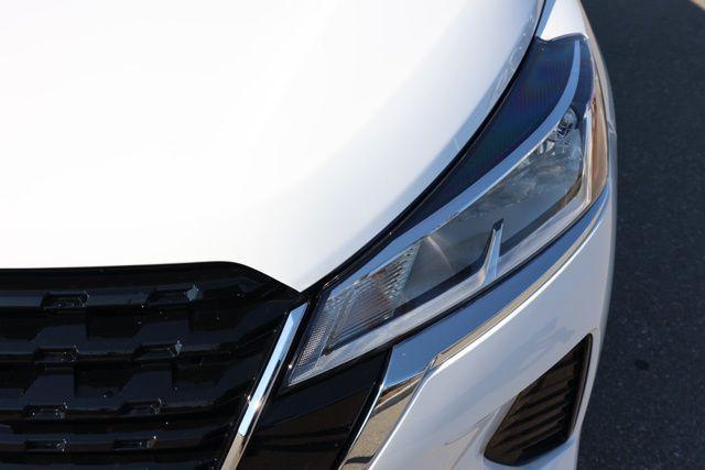 new 2025 Nissan Kicks car, priced at $20,678