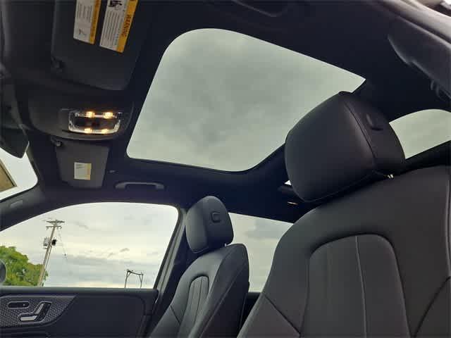 used 2025 Mercedes-Benz GLB 250 car