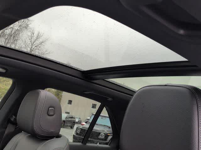 new 2026 Mercedes-Benz GLE 450 car, priced at $77,456