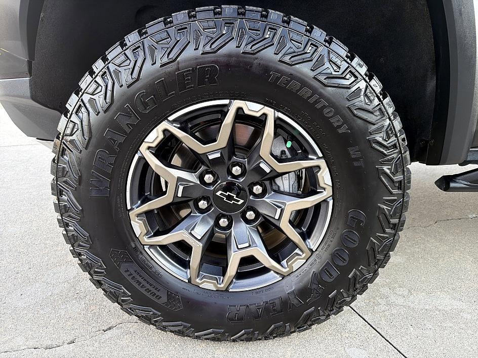 used 2024 Chevrolet Colorado car, priced at $44,989