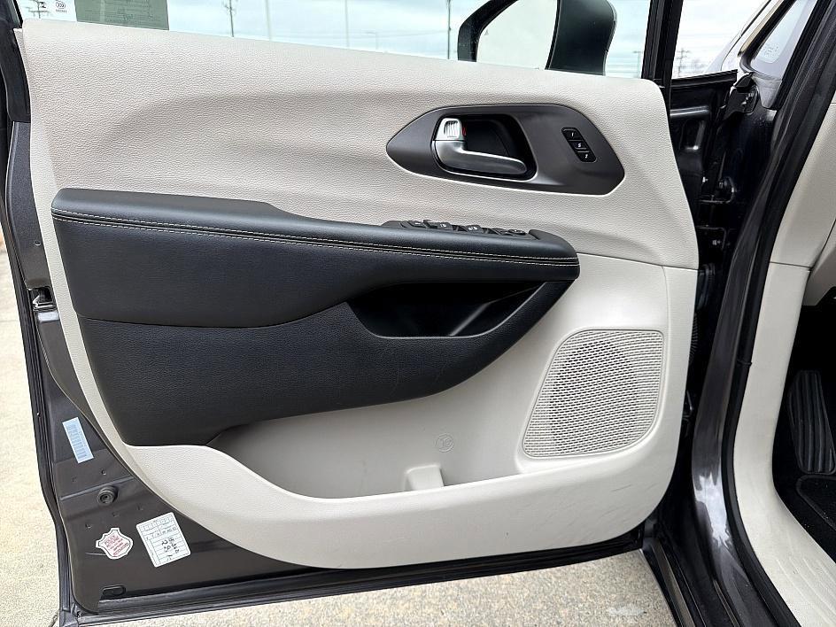 used 2023 Chrysler Pacifica car, priced at $21,499