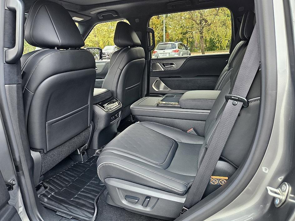 new 2026 INFINITI QX80 car, priced at $106,750