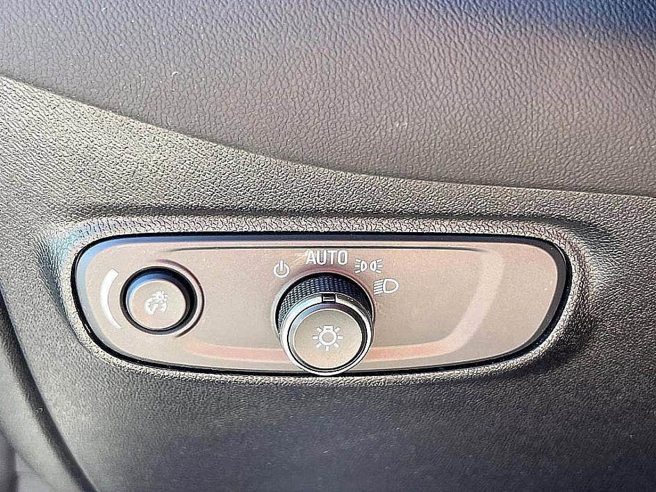 used 2019 Chevrolet Equinox car, priced at $11,499