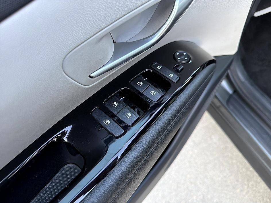 used 2023 Hyundai TUCSON Hybrid car, priced at $23,650