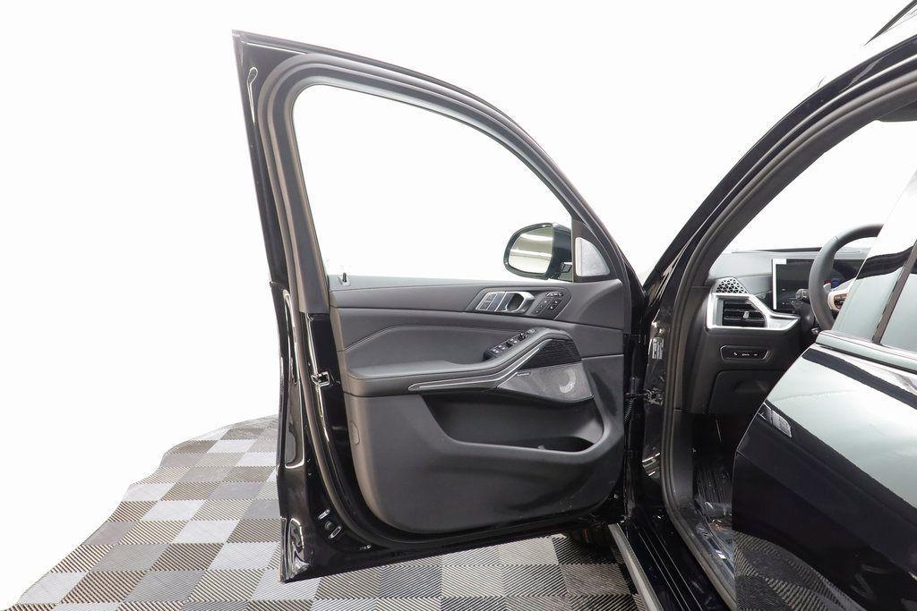 new 2026 BMW X7 car, priced at $102,900