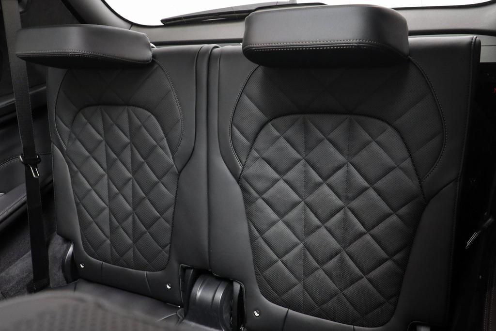 new 2026 BMW X7 car, priced at $102,900