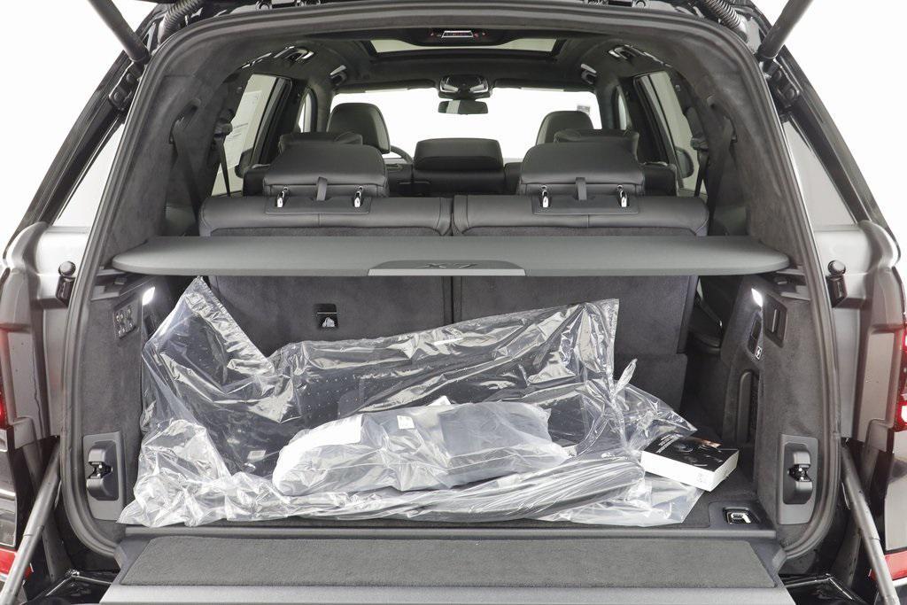 new 2026 BMW X7 car, priced at $102,900