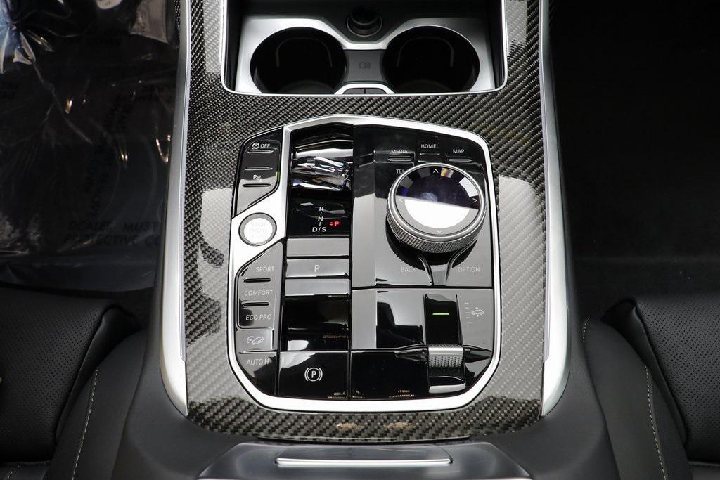 new 2026 BMW X7 car, priced at $125,720